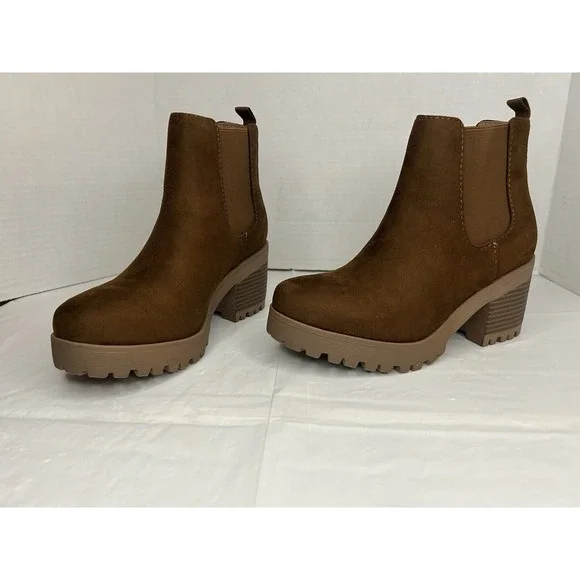 Soda Woman's Brown Ankle Booties Chunky Heel Size 6.5 Shoes NEW - Picture 7 of 8
